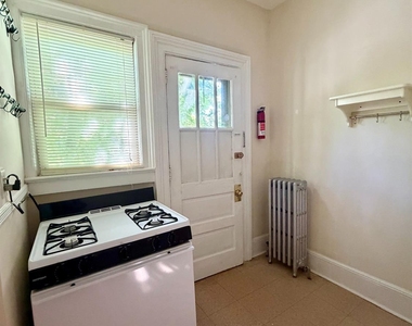 207 Woodbridge Avenue - Photo Thumbnail 13