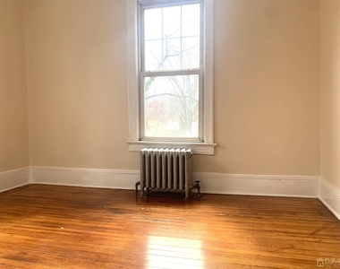 207 Woodbridge Avenue - Photo Thumbnail 11