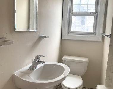 207 Woodbridge Avenue - Photo Thumbnail 8