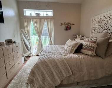 823 Hampton Place Boulevard - Photo Thumbnail 22