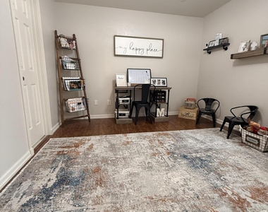 823 Hampton Place Boulevard - Photo Thumbnail 11
