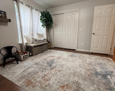 823 Hampton Place Boulevard - Photo Thumbnail 9