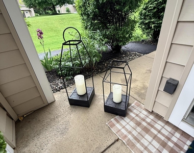 823 Hampton Place Boulevard - Photo Thumbnail 5