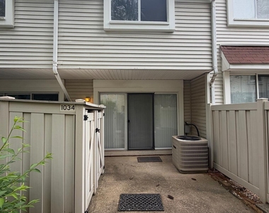1034 Schmidt Lane - Photo Thumbnail 3