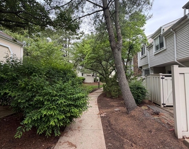 1034 Schmidt Lane - Photo Thumbnail 4