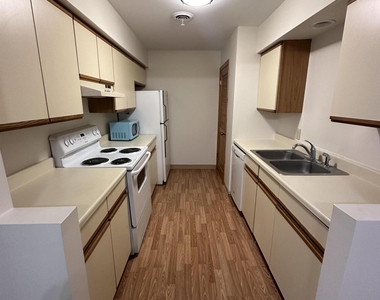 222 S Ten Broeck Street - Photo Thumbnail 10