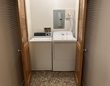 222 S Ten Broeck Street - Photo Thumbnail 7