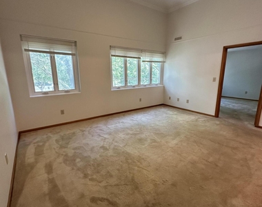 222 S Ten Broeck Street - Photo Thumbnail 17