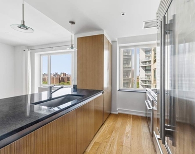 1280 Fifth Avenue - Photo Thumbnail 2