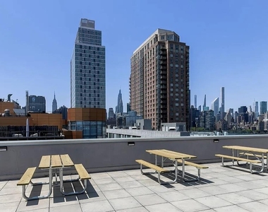 2-26 50th Avenue - Photo Thumbnail 7