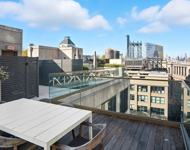 98 Front Street - Photo Thumbnail 6