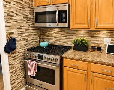 494 Lincoln Street - Photo Thumbnail 2