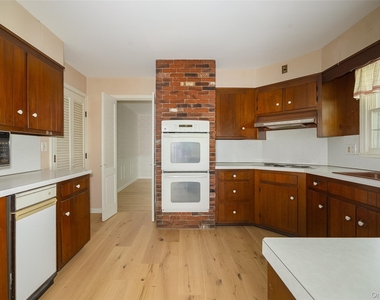 50 Aspinwall Road - Photo Thumbnail 6
