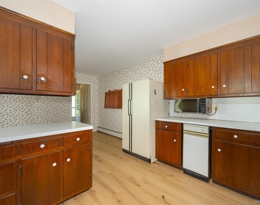 50 Aspinwall Road - Photo Thumbnail 7
