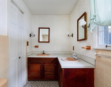 50 Aspinwall Road - Photo Thumbnail 22