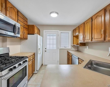 59 Andover Lane - Photo Thumbnail 4