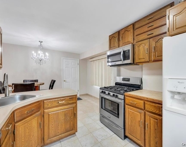 59 Andover Lane - Photo Thumbnail 6