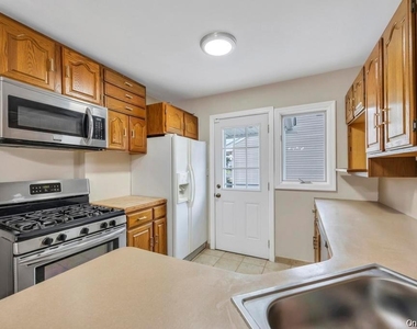 59 Andover Lane - Photo Thumbnail 5