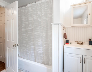 1143 E Main Street - Photo Thumbnail 3