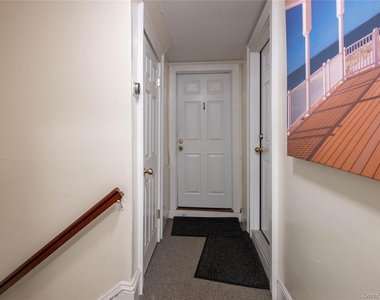 1143 E Main Street - Photo Thumbnail 4