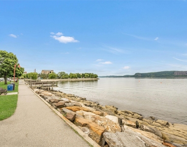 103 Croton Avenue - Photo Thumbnail 17