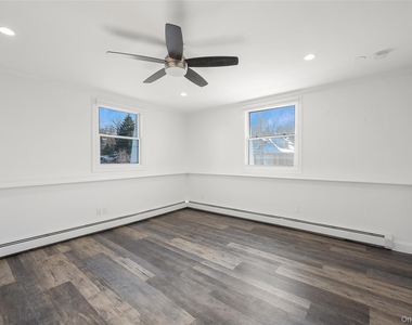 103 Croton Avenue - Photo Thumbnail 5