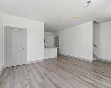75 Forester Avenue - Photo Thumbnail 3