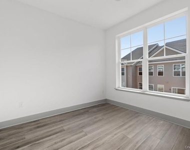75 Forester Avenue - Photo Thumbnail 6