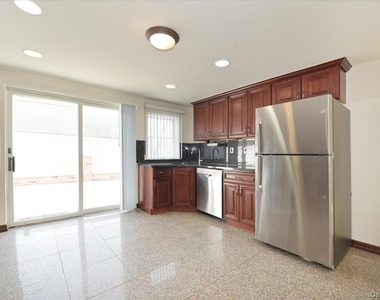 9 Cabot Rd W - Photo Thumbnail 16