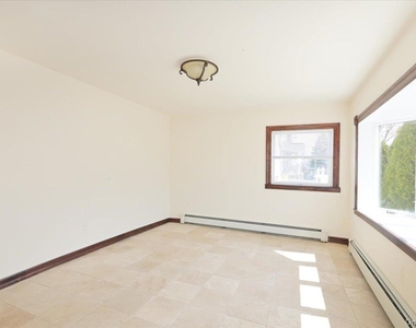 9 Cabot Rd W - Photo Thumbnail 12