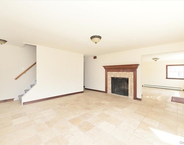 9 Cabot Rd W - Photo Thumbnail 9
