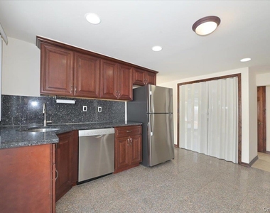 9 Cabot Rd W - Photo Thumbnail 13