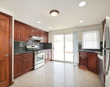 9 Cabot Rd W - Photo Thumbnail 15