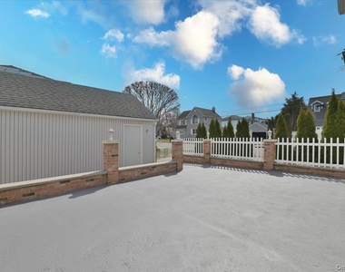 9 Cabot Rd W - Photo Thumbnail 28