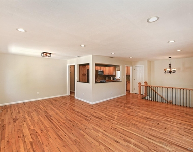 44 Derby Avenue - Photo Thumbnail 2