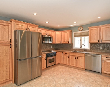 44 Derby Avenue - Photo Thumbnail 5