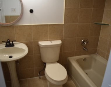 204 Wellington Street - Photo Thumbnail 11