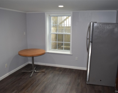 204 Wellington Street - Photo Thumbnail 12