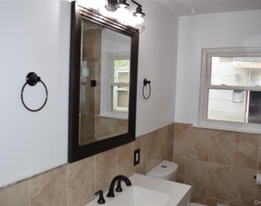 204 Wellington Street - Photo Thumbnail 9