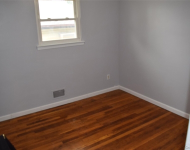 204 Wellington Street - Photo Thumbnail 3