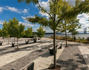 125 New Broadway - Photo Thumbnail 24