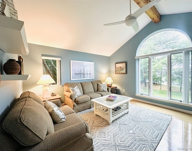 40 Hilltop Road - Photo Thumbnail 5