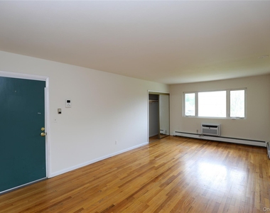 30 Lamb Avenue - Photo Thumbnail 5