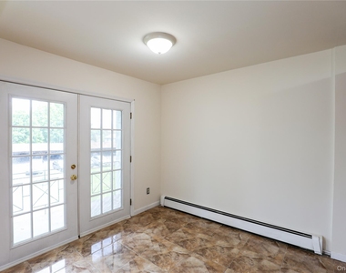30 Lamb Avenue - Photo Thumbnail 7