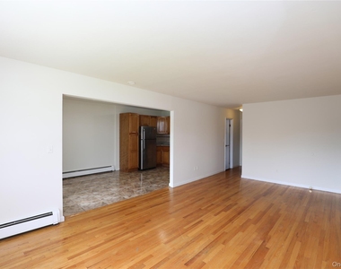 30 Lamb Avenue - Photo Thumbnail 8