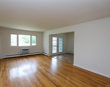 30 Lamb Avenue - Photo Thumbnail 6
