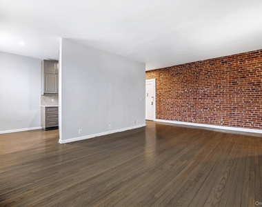 11 Alden Road - Photo Thumbnail 7