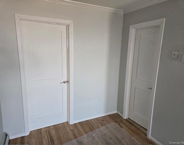 40 Bayville Avenue - Photo Thumbnail 7