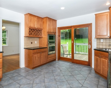 25 Crosshill Road - Photo Thumbnail 5
