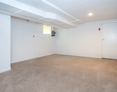 25 Crosshill Road - Photo Thumbnail 20